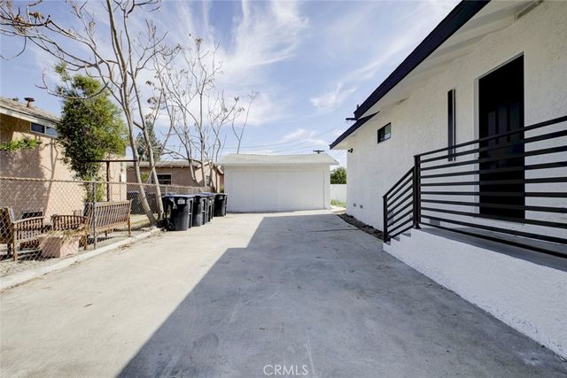 210 W Alameda, Burbank, CA 91502