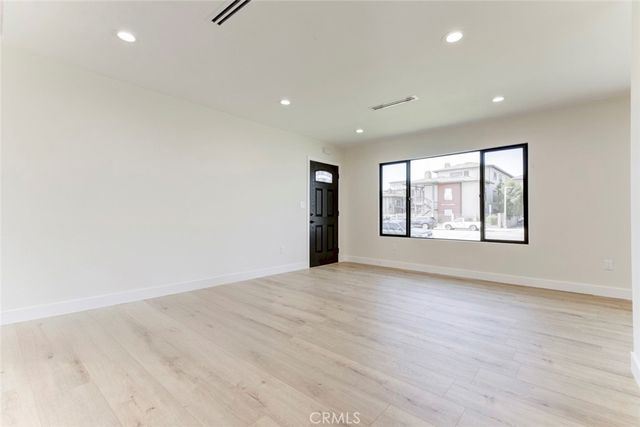 210 W Alameda, Burbank, CA 91502