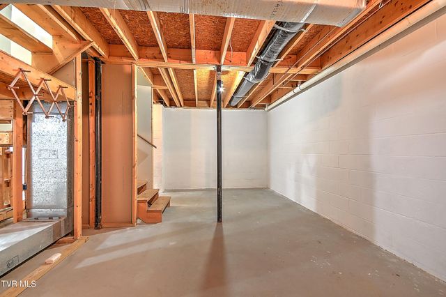 15336 Woodstone Circle, Bristol, VA 24202