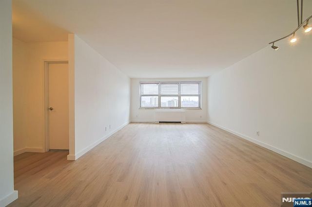 2000 Linwood Avenue 14N, Fort Lee, NJ 07024