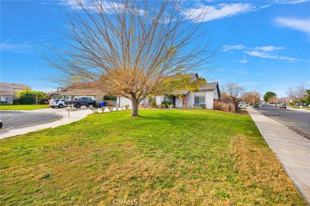 12734 Trotters Lane, Victorville, CA 92392