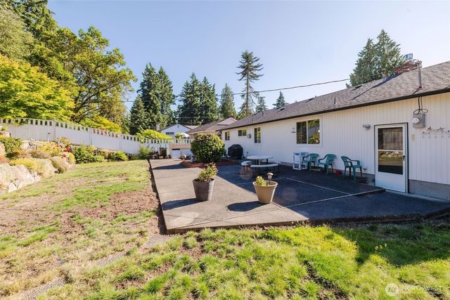 30026 5th Avenue SW, Federal Way, WA 98023