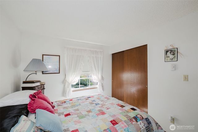 30026 5th Avenue SW, Federal Way, WA 98023
