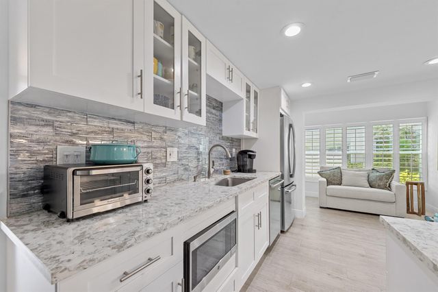 58 Piedmont B, Delray Beach, FL 33484