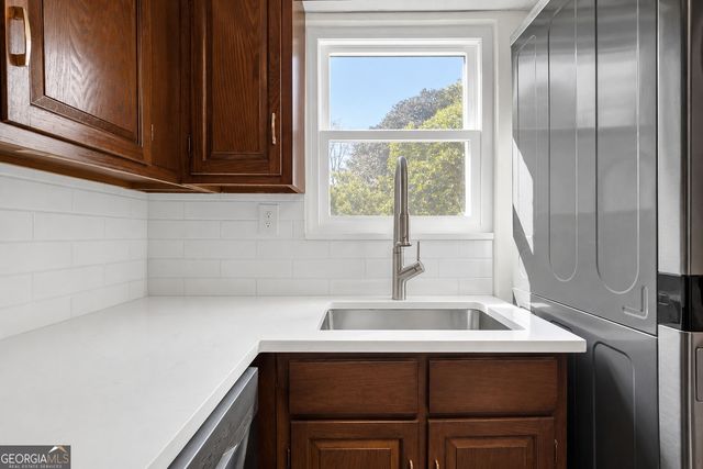 276 Lakemoore Drive NE E, Atlanta, GA 30342