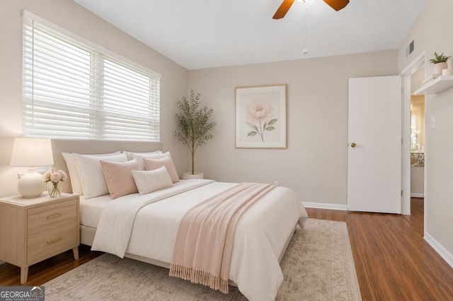 276 Lakemoore Drive NE E, Atlanta, GA 30342