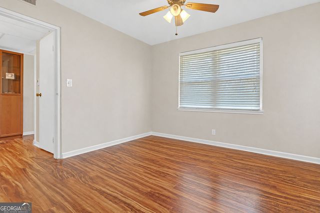 276 Lakemoore Drive NE E, Atlanta, GA 30342