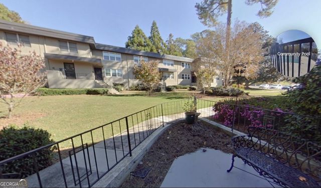 276 Lakemoore Drive NE E, Atlanta, GA 30342