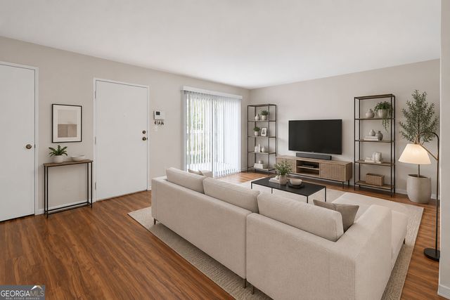 276 Lakemoore Drive NE E, Atlanta, GA 30342