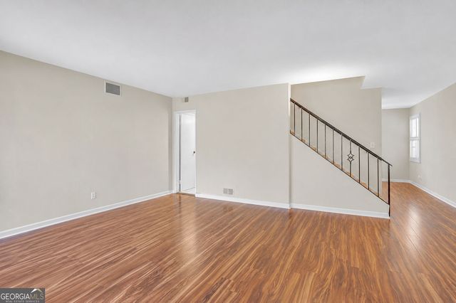 276 Lakemoore Drive NE E, Atlanta, GA 30342