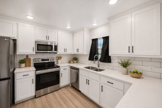 2800 Sierra Drive, Fort Worth, TX 76116