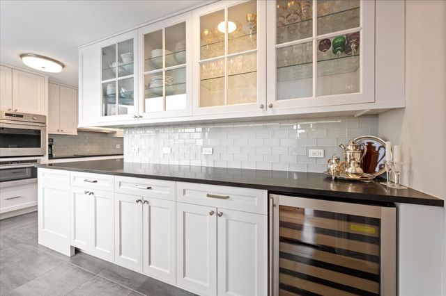 1410 N State Parkway 23B, Chicago, IL 60610
