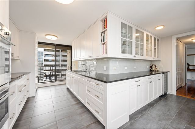 1410 N State Parkway 23B, Chicago, IL 60610