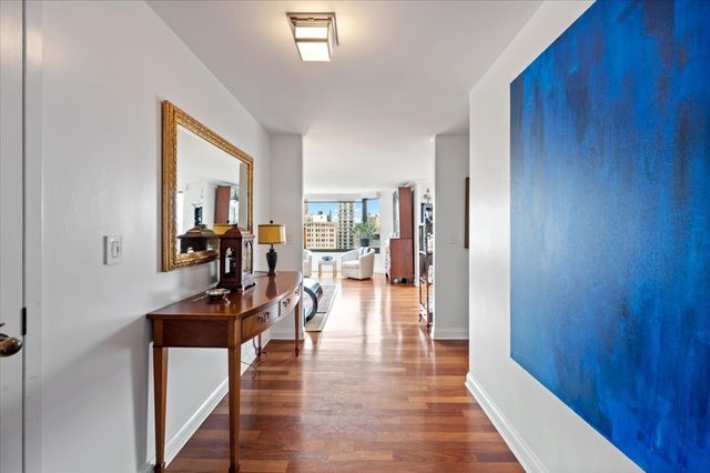 1410 N State Parkway 23B, Chicago, IL 60610