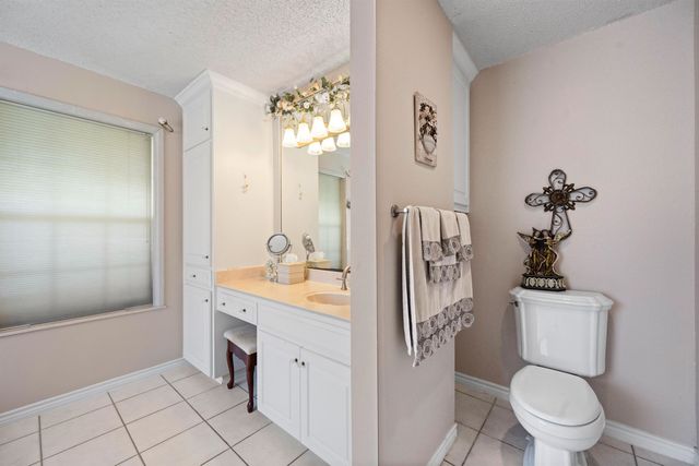 997 Sycamore St., Overton, TX 75662