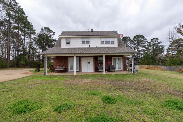 997 Sycamore St., Overton, TX 75662