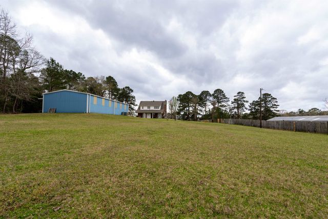 997 Sycamore St., Overton, TX 75662