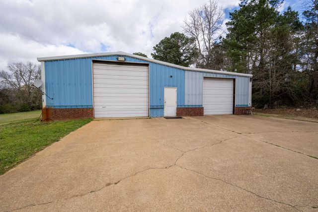 997 Sycamore St., Overton, TX 75662