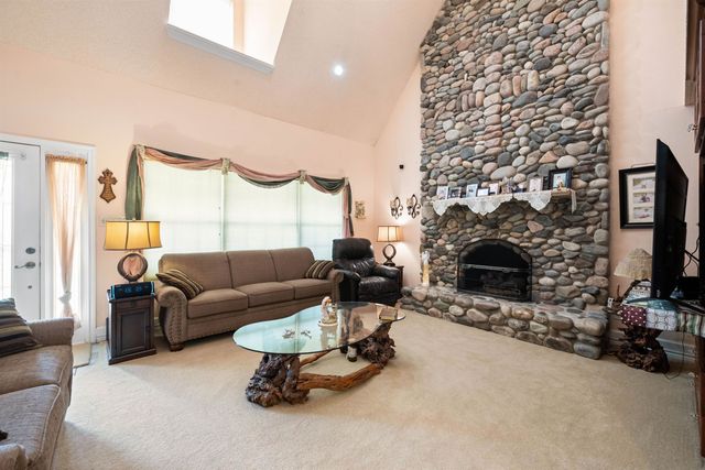 997 Sycamore St., Overton, TX 75662