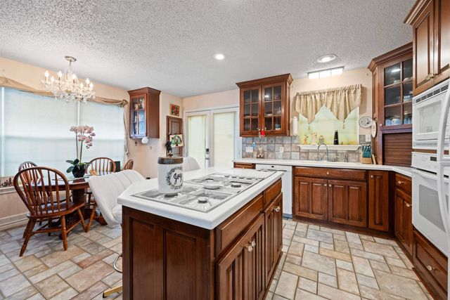 997 Sycamore St., Overton, TX 75662