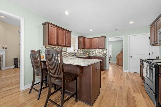 1433 Round Rock Dr, Murfreesboro, TN 37128