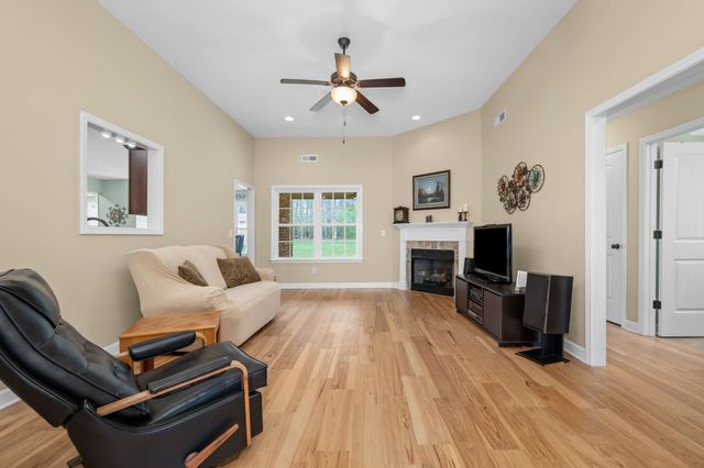 1433 Round Rock Dr, Murfreesboro, TN 37128