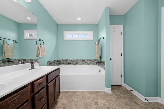 1433 Round Rock Dr, Murfreesboro, TN 37128