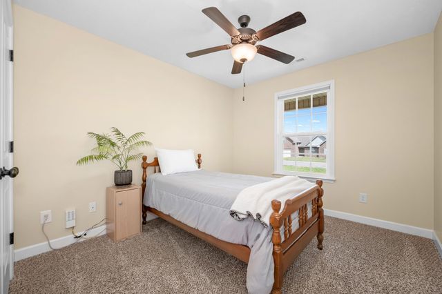 1433 Round Rock Dr, Murfreesboro, TN 37128