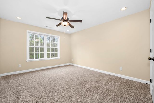 1433 Round Rock Dr, Murfreesboro, TN 37128