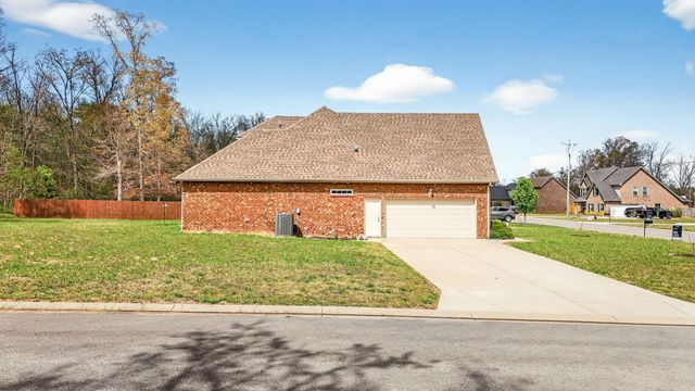 1433 Round Rock Dr, Murfreesboro, TN 37128