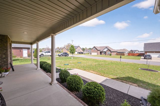 1433 Round Rock Dr, Murfreesboro, TN 37128