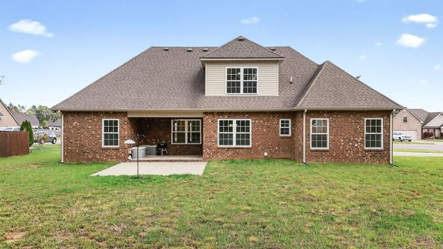 1433 Round Rock Dr, Murfreesboro, TN 37128