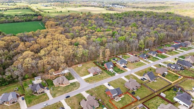 1433 Round Rock Dr, Murfreesboro, TN 37128