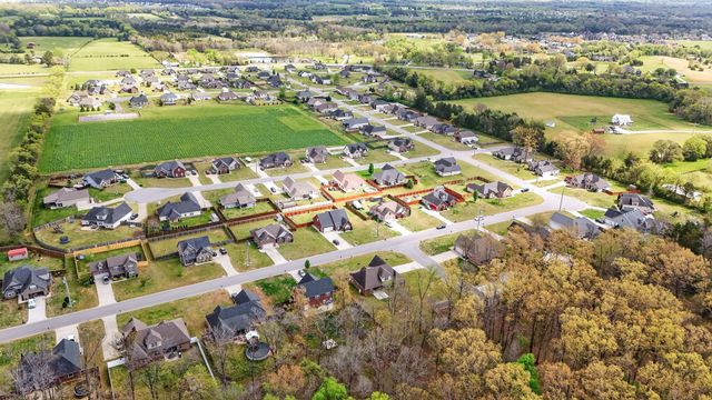 1433 Round Rock Dr, Murfreesboro, TN 37128