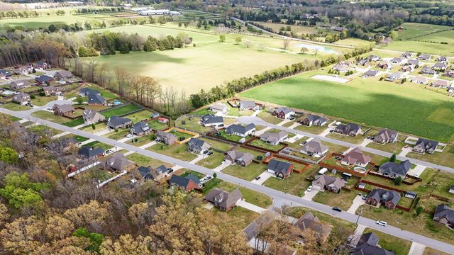 1433 Round Rock Dr, Murfreesboro, TN 37128