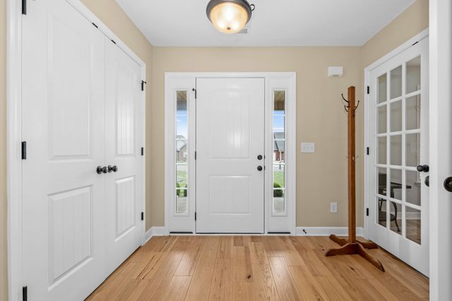 1433 Round Rock Dr, Murfreesboro, TN 37128