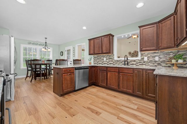 1433 Round Rock Dr, Murfreesboro, TN 37128