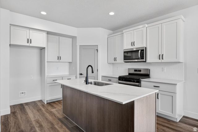 2718 W 2735 N, Plain City, UT 84404