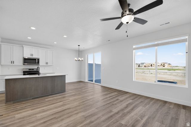 2718 W 2735 N, Plain City, UT 84404