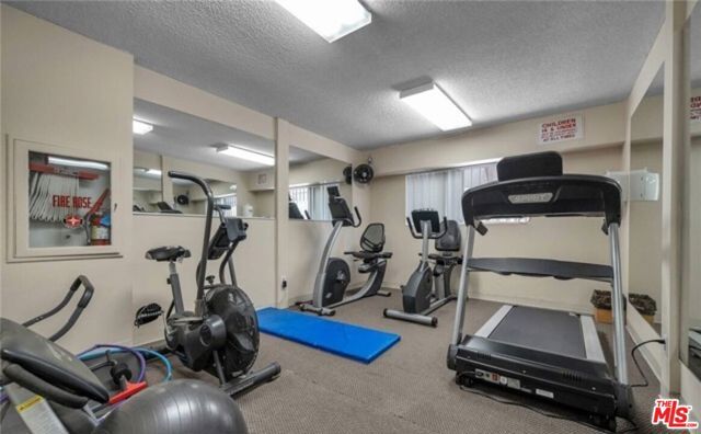 612 S Barrington Avenue 310, Los Angeles, CA 90049