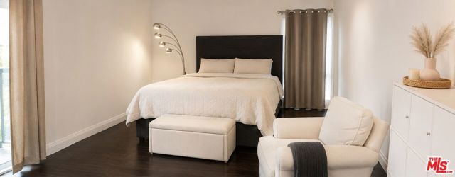 612 S Barrington Avenue 310, Los Angeles, CA 90049