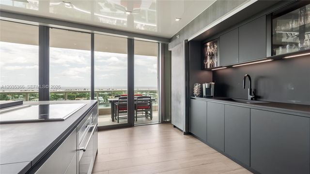 19955 NE 38th Ct 1205, Aventura, FL 33180