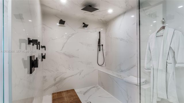 19955 NE 38th Ct 1205, Aventura, FL 33180
