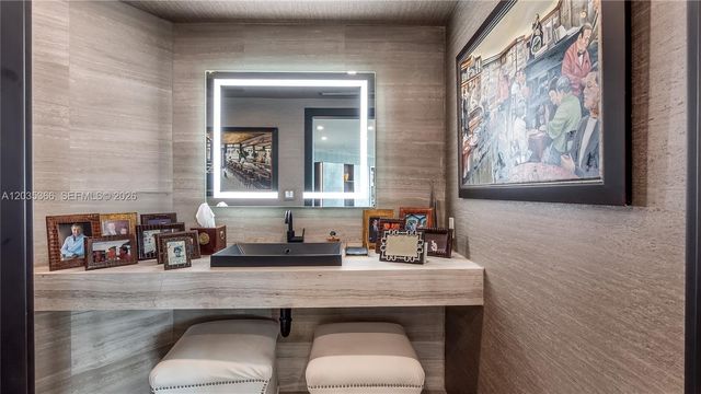 19955 NE 38th Ct 1205, Aventura, FL 33180