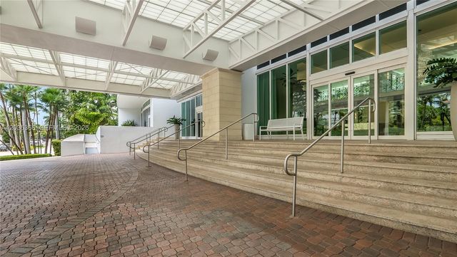 19955 NE 38th Ct 1205, Aventura, FL 33180