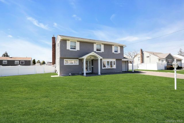 258 E 5th Street, Deer Park, NY 11729