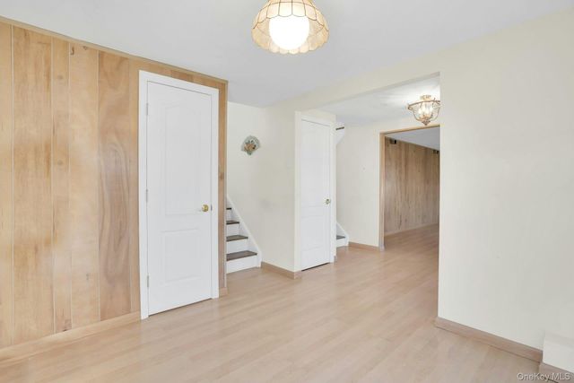 258 E 5th Street, Deer Park, NY 11729