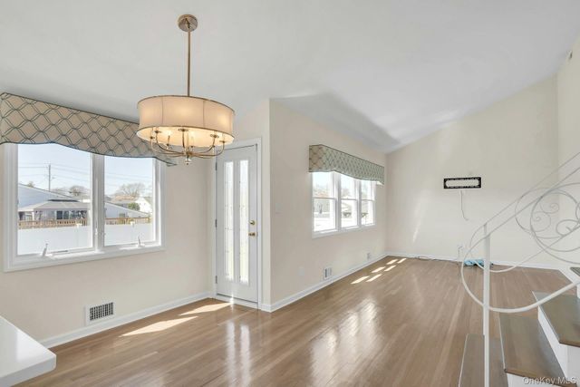 258 E 5th Street, Deer Park, NY 11729