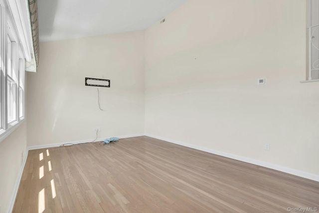 258 E 5th Street, Deer Park, NY 11729