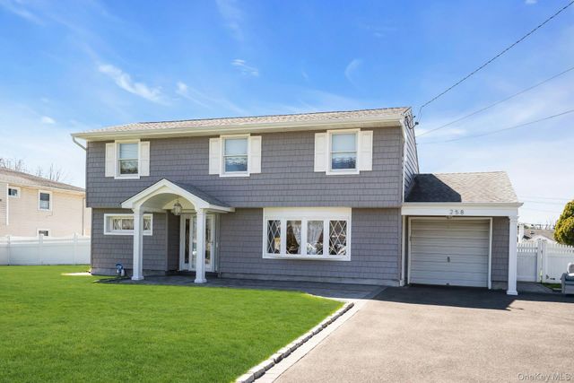 258 E 5th Street, Deer Park, NY 11729